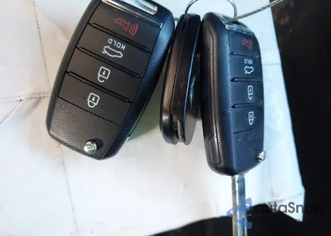 2017 Kia Optima Lx z USA, uszkodzony, nr VIN 5XXGT4L33HG173847